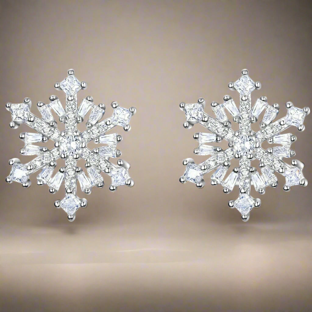 925 Silver Stud Earrings – Elegant Snowflake Flower Shape with Sparkling Cubic Zirconia