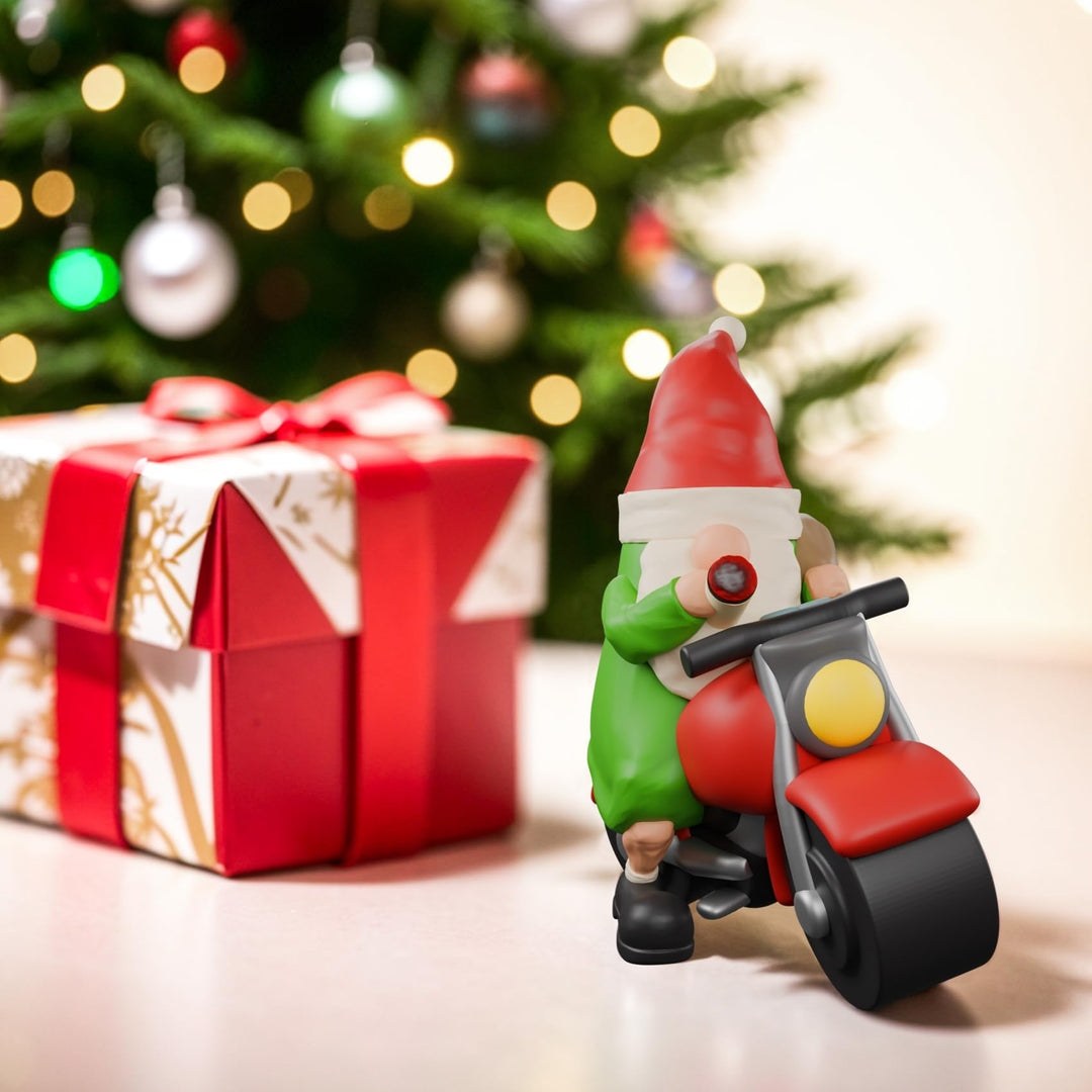 Zabawny Krasnal Świąteczny na Motocyklu – Figurka 10 cm do Dekoracji Ogrodu lub Domu